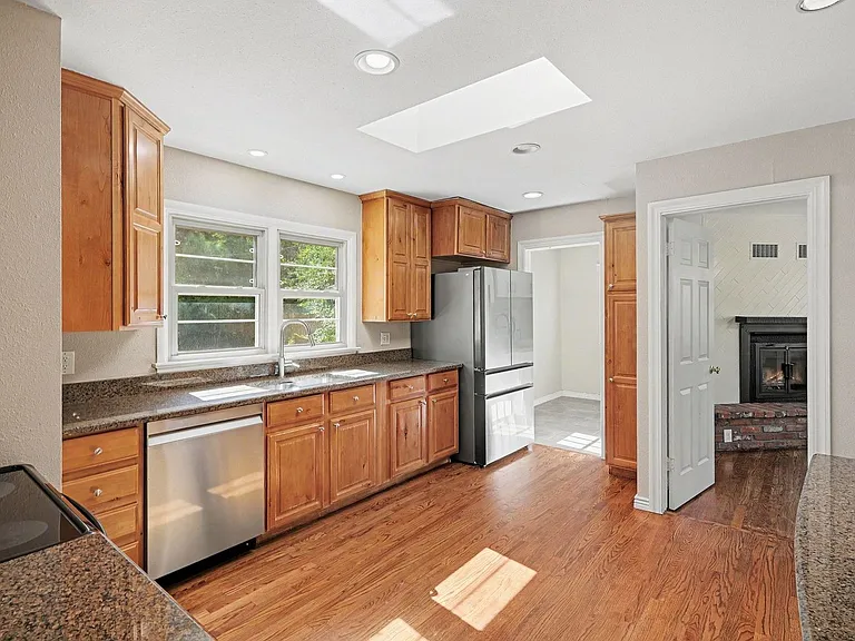 2760 S Kearney St — Photo 5