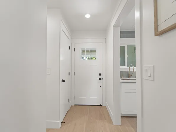1119 E 8th St, Davis, CA 95616