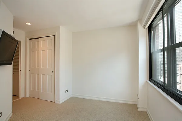 Sold by Corcoran | media 14