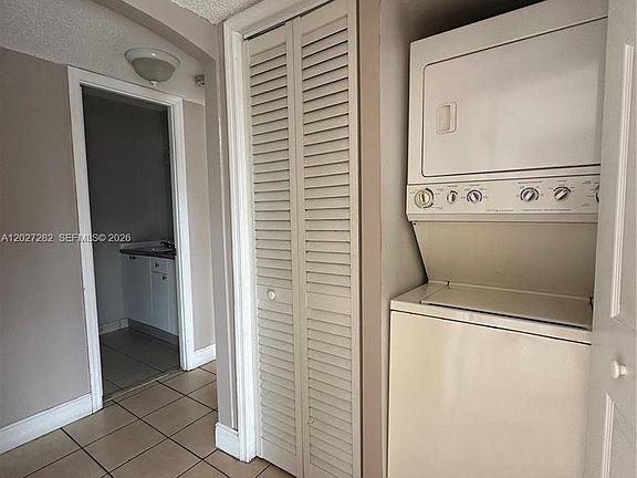 3rd image of 890 SW 129th Pl APT 208