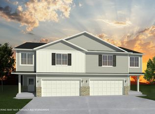 1740 Tobi Ln, Grand Forks, ND 58201