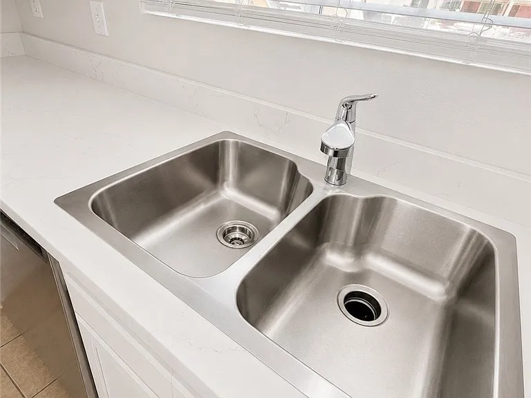 300 Pine Haven St #104 — Photo 11