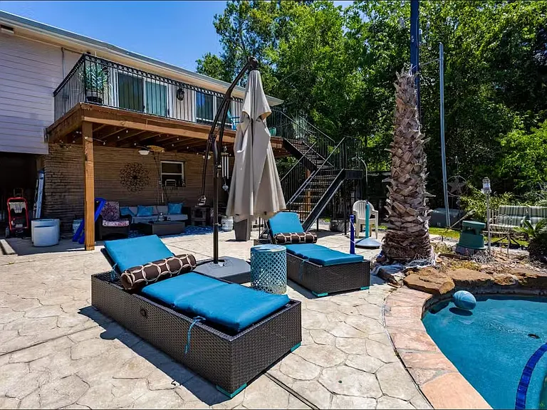 16610 Gull Ct — Photo 8
