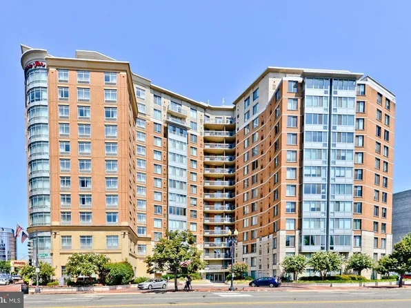 555 Massachusetts Ave NW APT 313, Washington, DC 20001