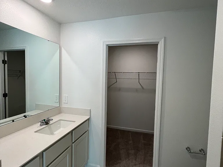 2170 Lasso Loop — Photo 14