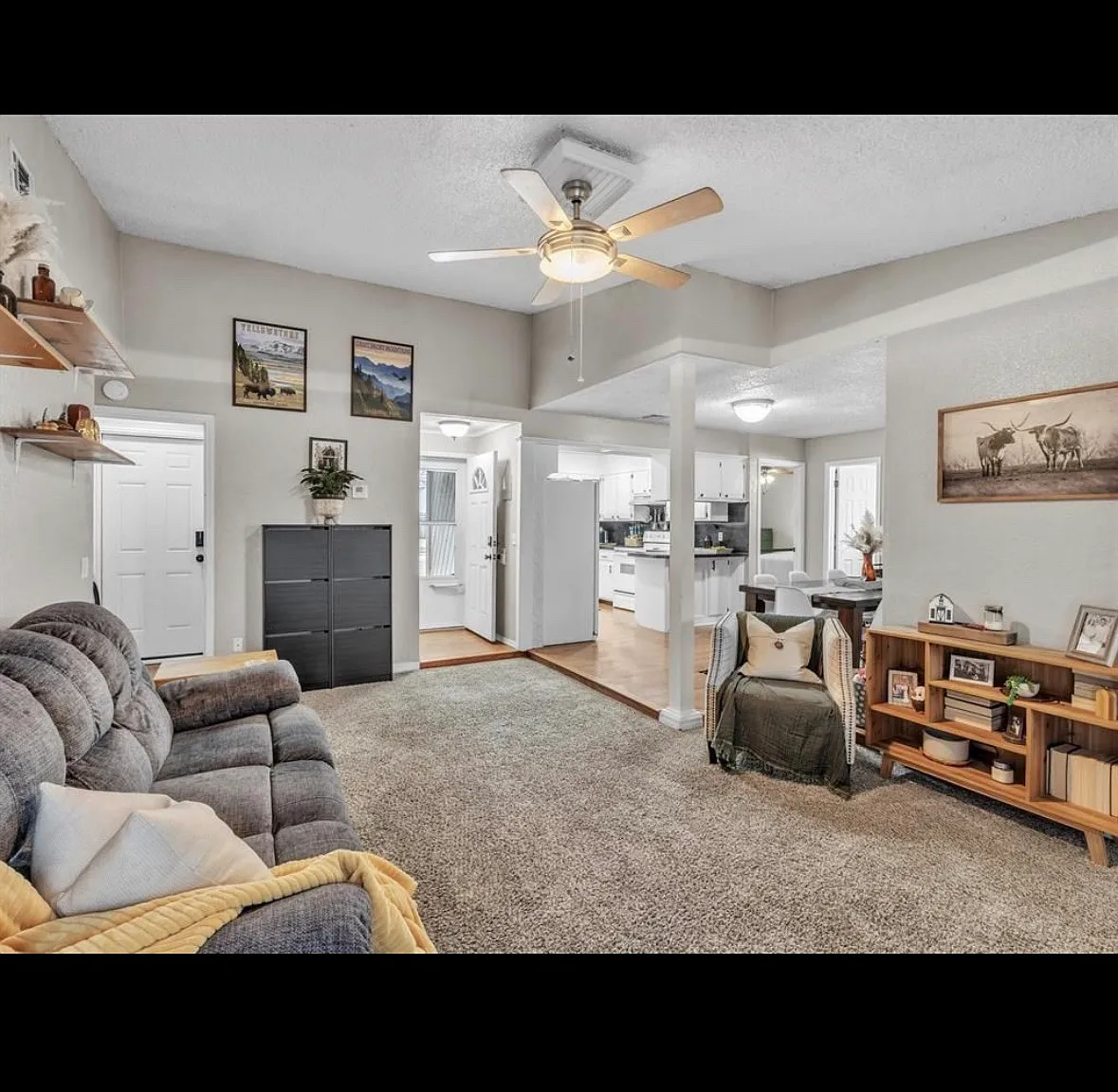 4 bed, 1319 sqft, $1,700 — Photo 2