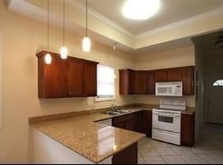 305 E 32nd St APT B, Savannah, GA 31401