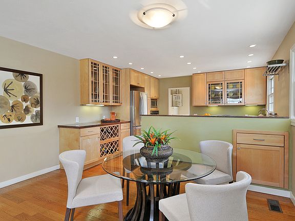3rd image of 7309 Circle Hill Dr