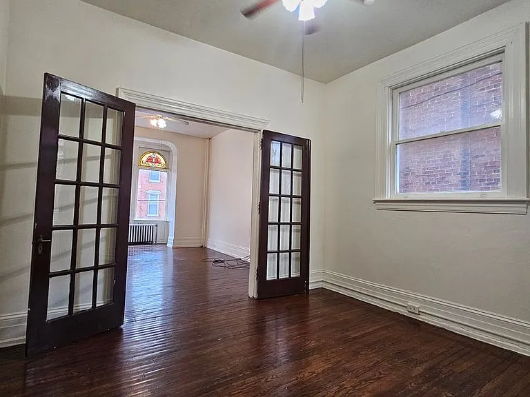 152 E Philadelphia St — Photo 4