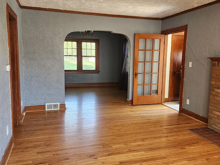 209 S Johnston Ave — Photo 4