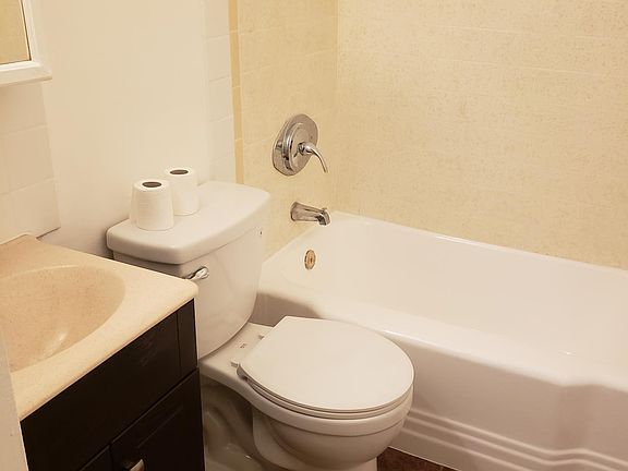 2nd image of 4021 Walnut Grove Ave
