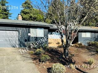 7241 SW 13th Dr, Portland, OR 97219