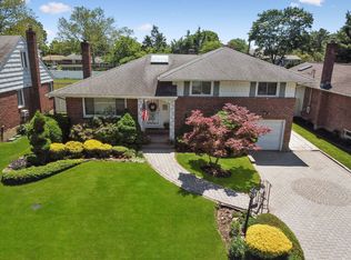 116 Seaman Rd, Jericho, NY 11753