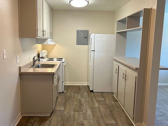3rd image of 2941 Marconi Ave APT 24