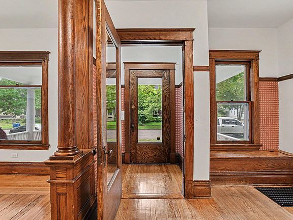 5th image of 306 W Dutton St