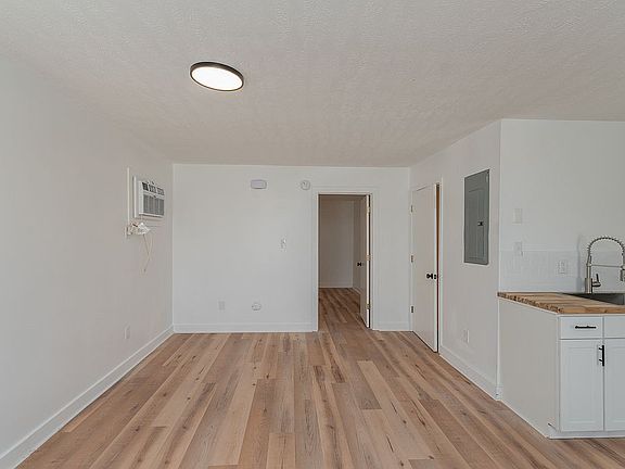 3rd image of 1707 Starnes St