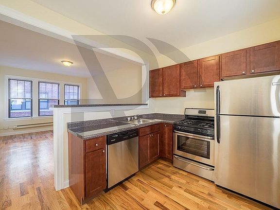 3rd image of 4407 N Wolcott Ave #4413A1