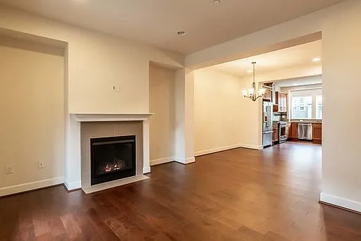 1371 Brooklyn Walk NE — Photo 7