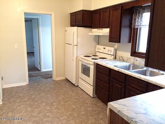 5th image of 1511 E Centre Ave