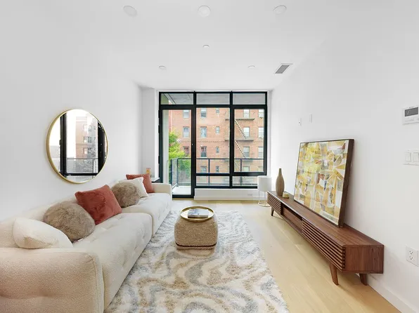 31-19 29th St #3B, Astoria, NY 11106