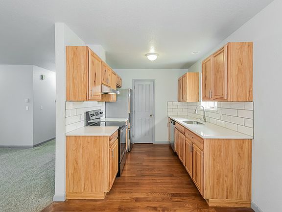 3rd image of 27501 76th Dr NW