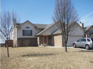 215 S Peachwood Dr, Haysville, KS 67060