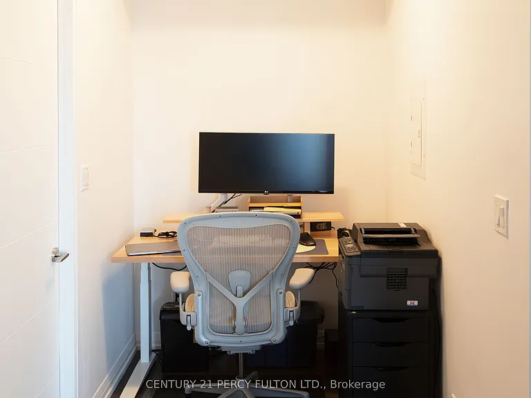 460 Adelaide St E #1611 — Photo 10