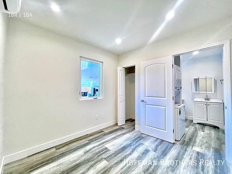 418 N Sierra Bonita Ave #3/4 — Photo 5