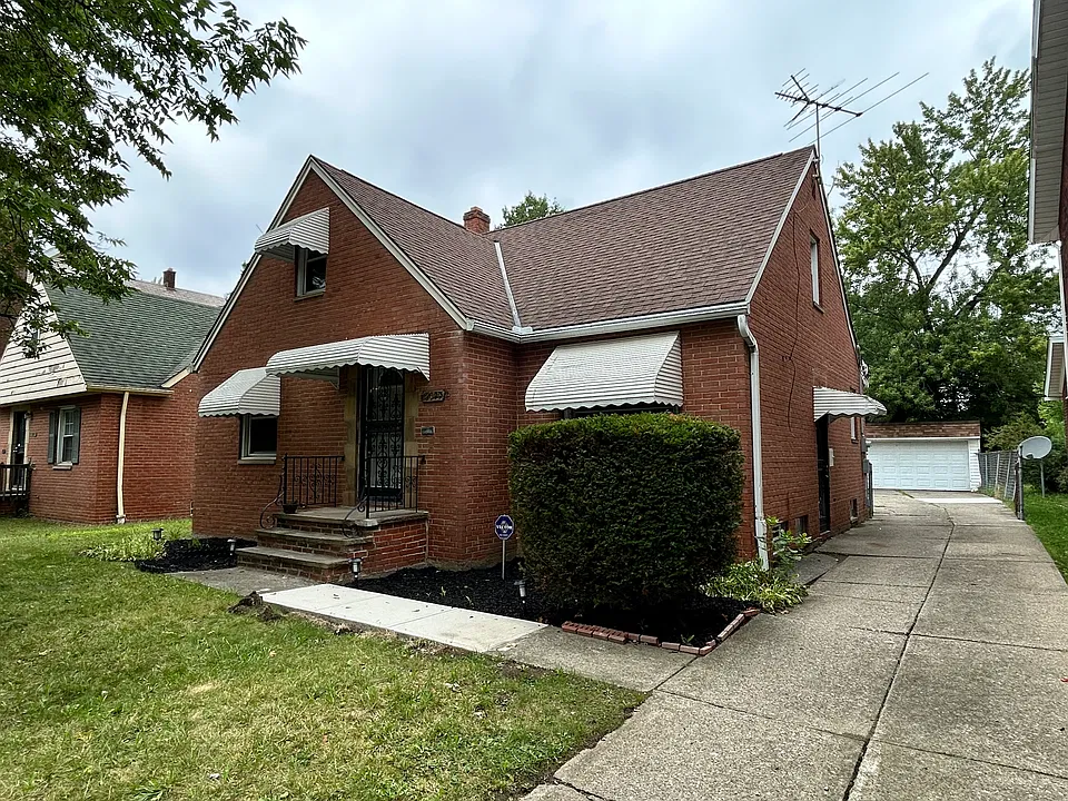 13099 Cedar Rd