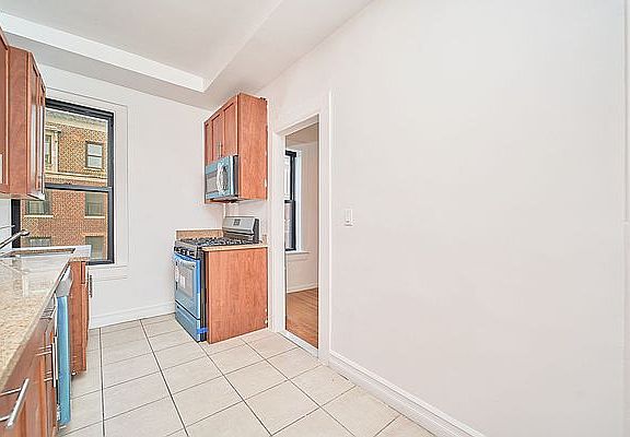 3rd image of 350 Fort Washington Ave APT 3A