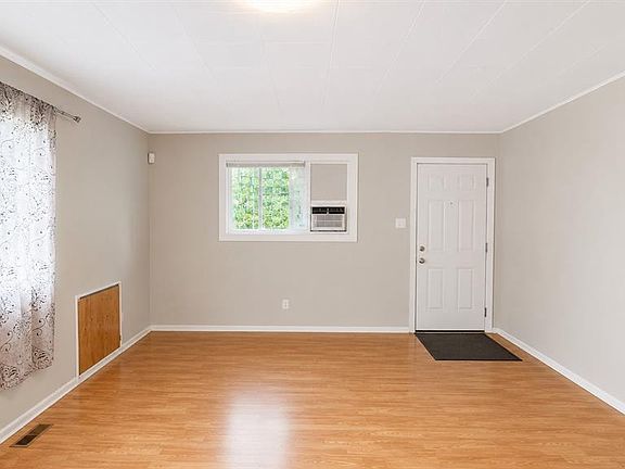 5th image of 1924 22nd STREET W