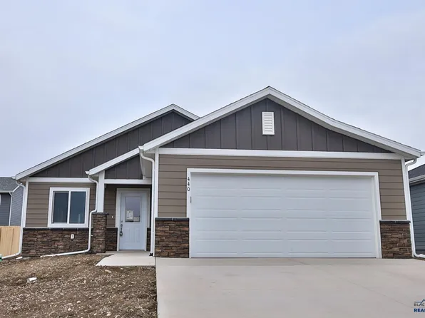 440 Nighthawk Dr, Box Elder, SD 57719
