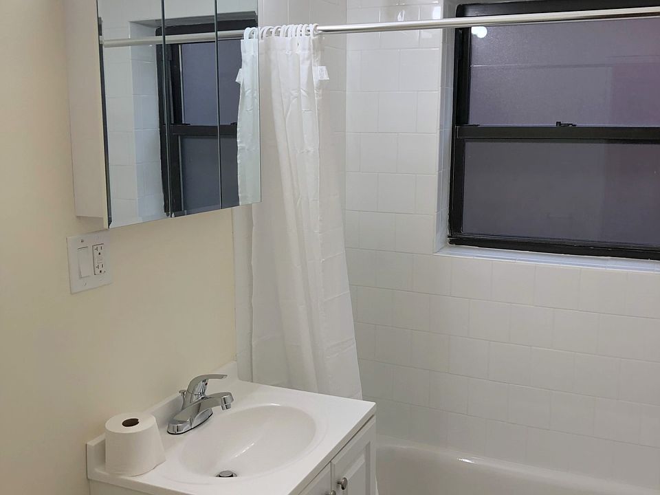 1st image of 110 Longwood Ave APT 2
