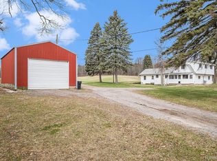 9475 Denton Hill Rd, Fenton, MI 48430