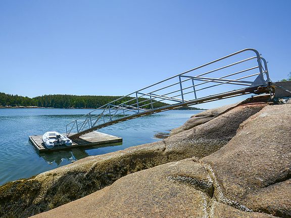 3rd image of 70 Island Retreat Road