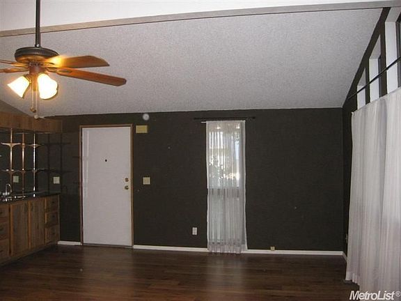 5th image of 6112 Summerset Ln #1306