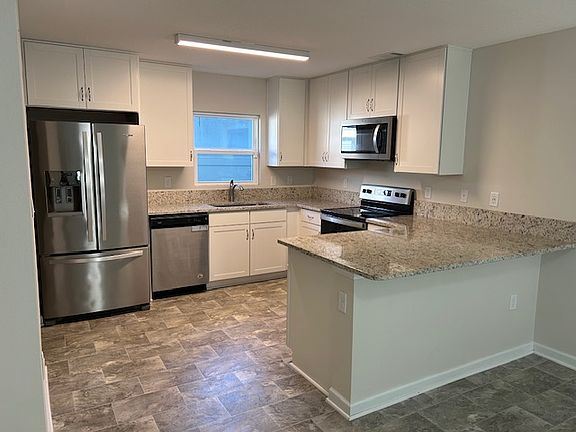2nd image of 2555 Wisdom Ct