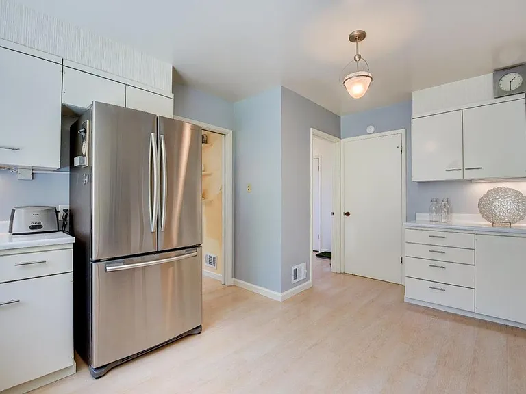 KITCHEN NEW FRIDGE,MICROWAVE