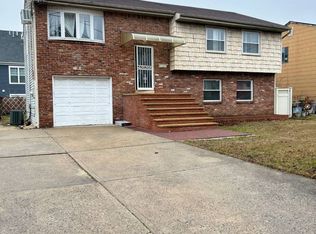 2369 N Jerusalem Rd, East Meadow, NY 11554
