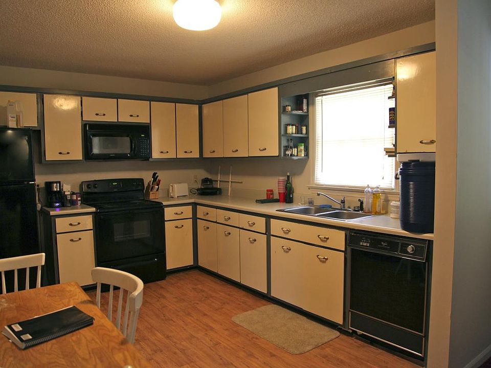 1st image of 114A Lindsay Ct