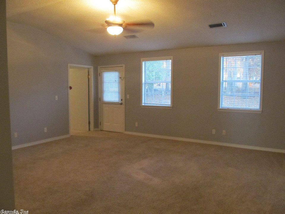 1st image of 22 Larry Dr