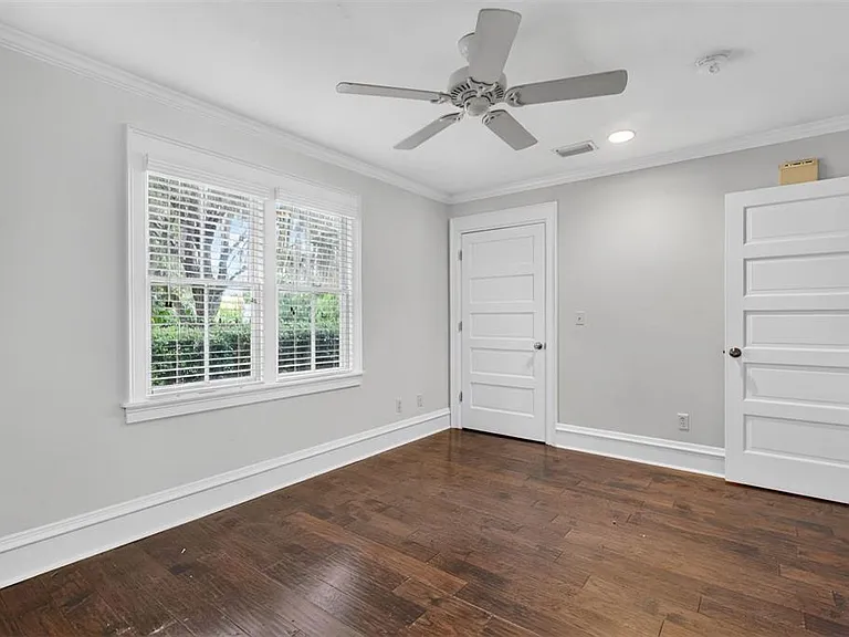 433 SE 7th St — Photo 21