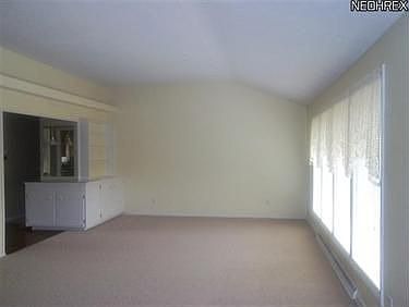 3rd image of 729 Crestwood Ave