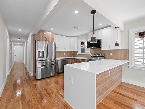 5th image of 21948 143rd Avenue