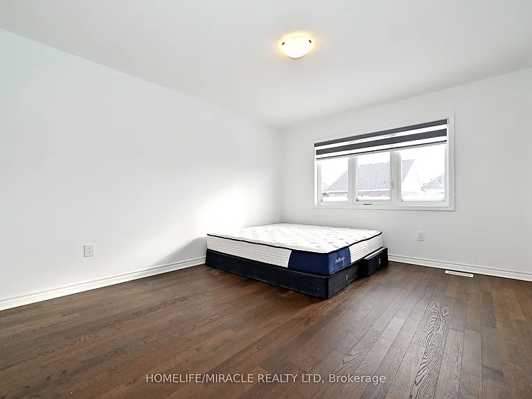 689 Mika St — Photo 37