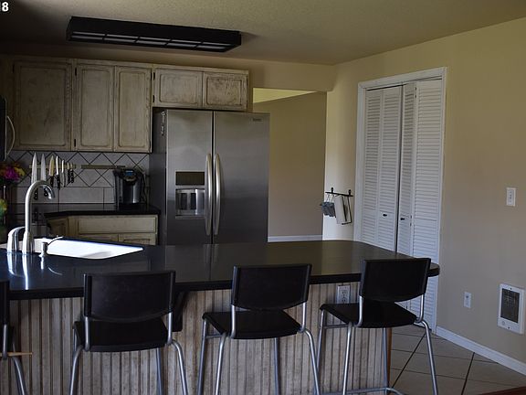 3rd image of 242 Hillshire Dr
