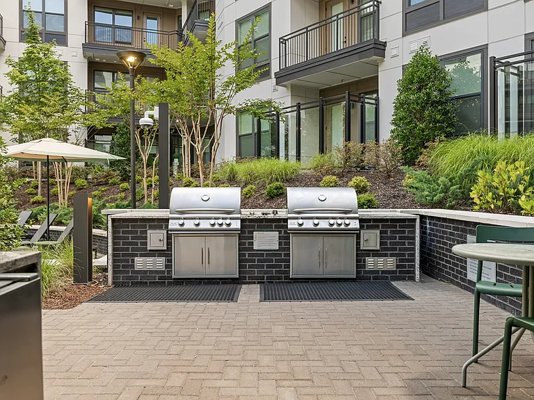 Poolside Grilling and Outdoor Kitchen
