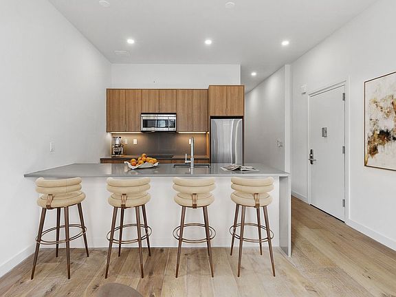4th image of 115 Pacific St APT 1