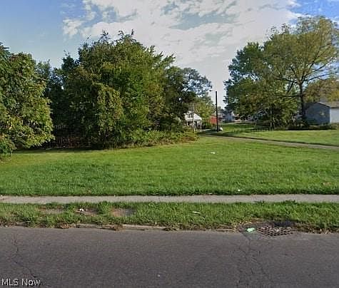 1st image of Tuscarawas St E