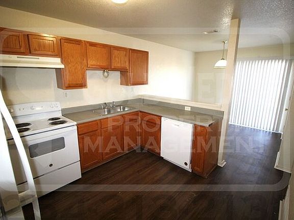 4th image of 2807 Leroy Cir